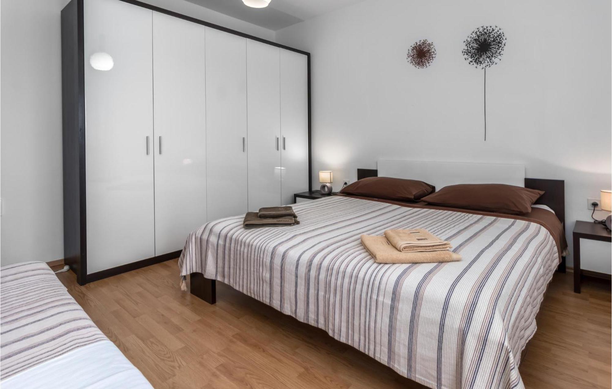Nice Apartment In Jadranovo With Wifi Экстерьер фото