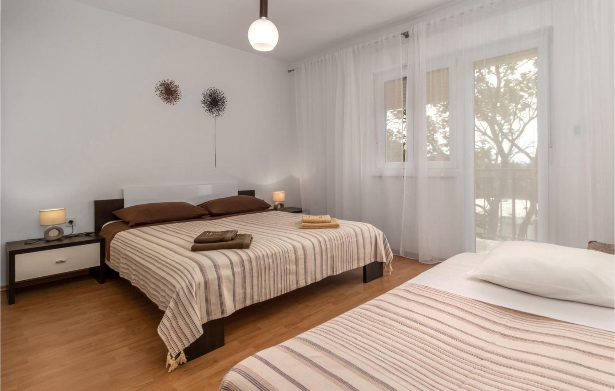 Nice Apartment In Jadranovo With Wifi Экстерьер фото